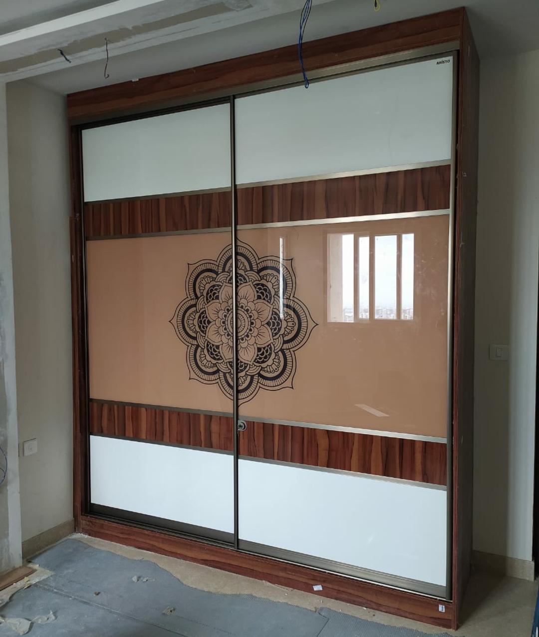 hafele-hettich-salice-wurfel-lacquer-glass-wardrobes-dealers-manufacturers-in-noida-greater-noida-india